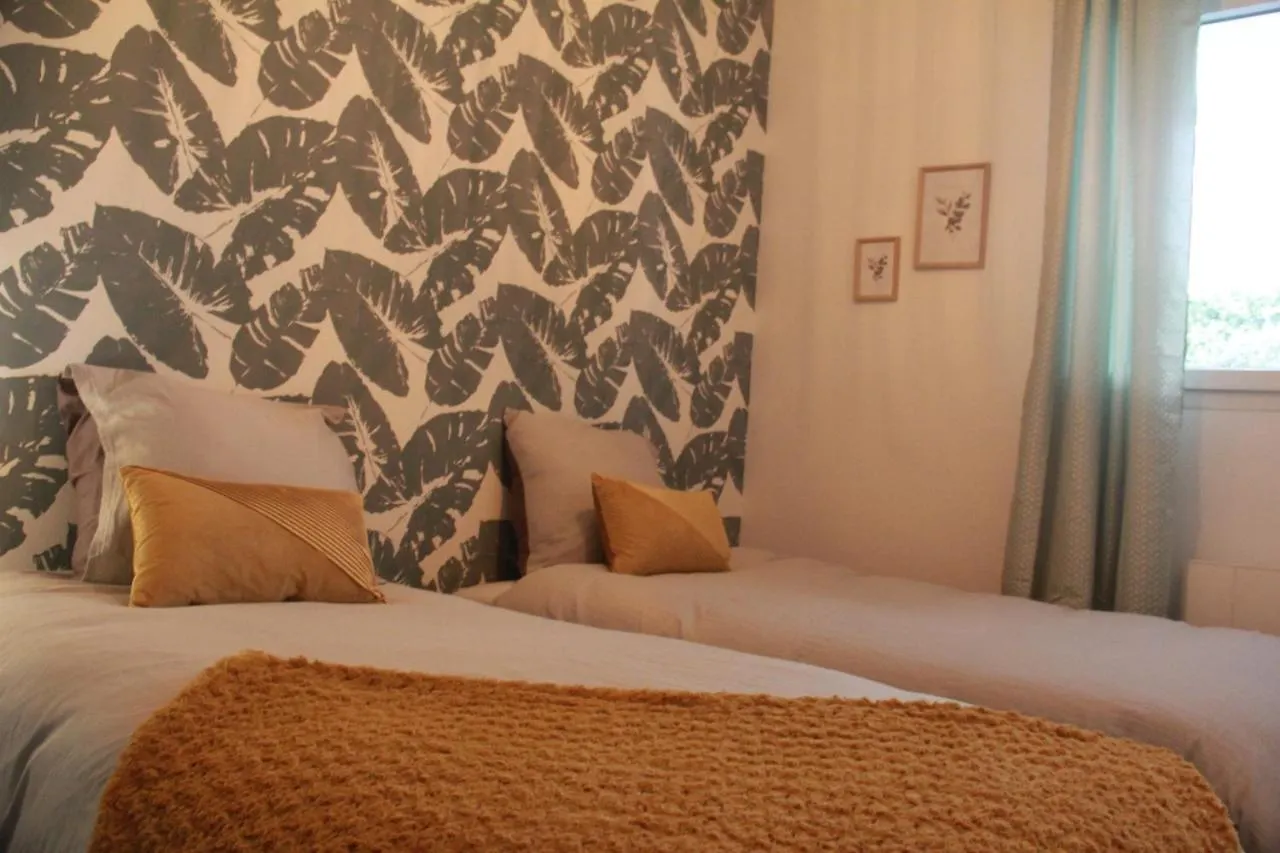 Villa Ondine: Hillside Apartment with Pool and Parking in Nice 0*,