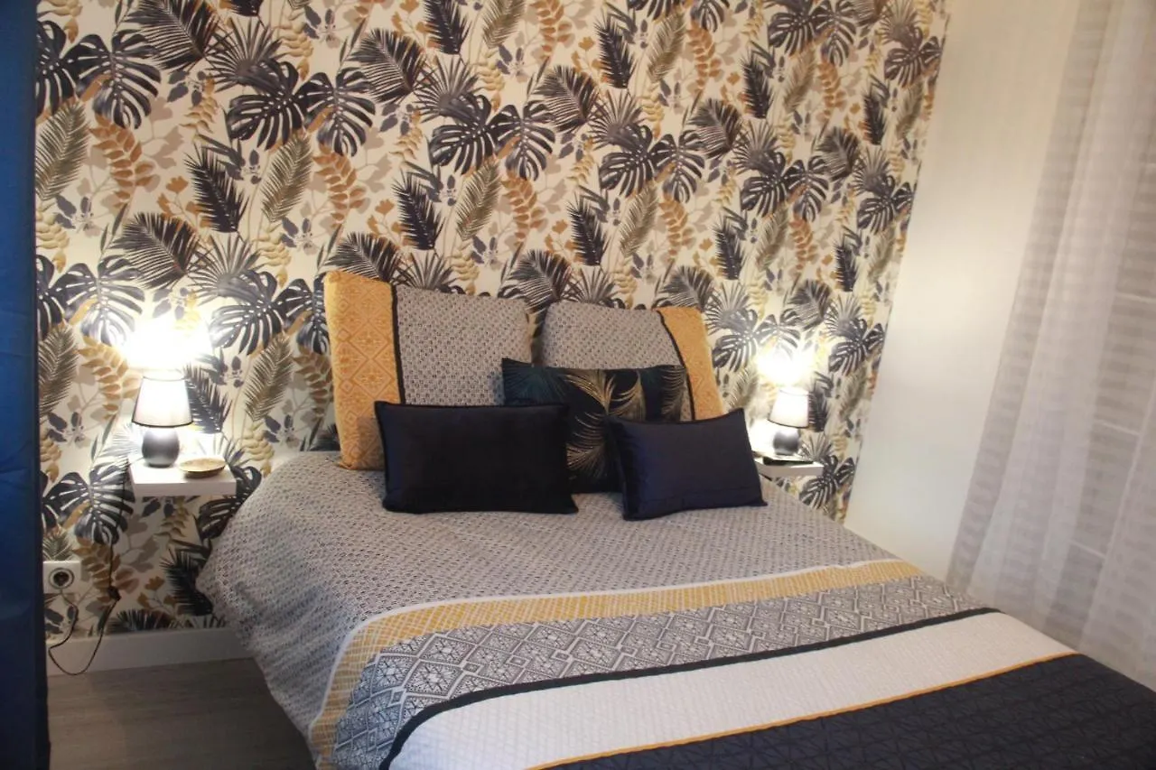 Villa Ondine: Hillside Apartment with Pool and Parking in Nice