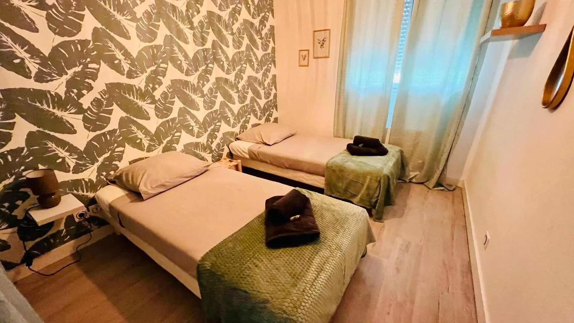 Villa Ondine: Hillside Apartment with Pool and Parking in Nice France